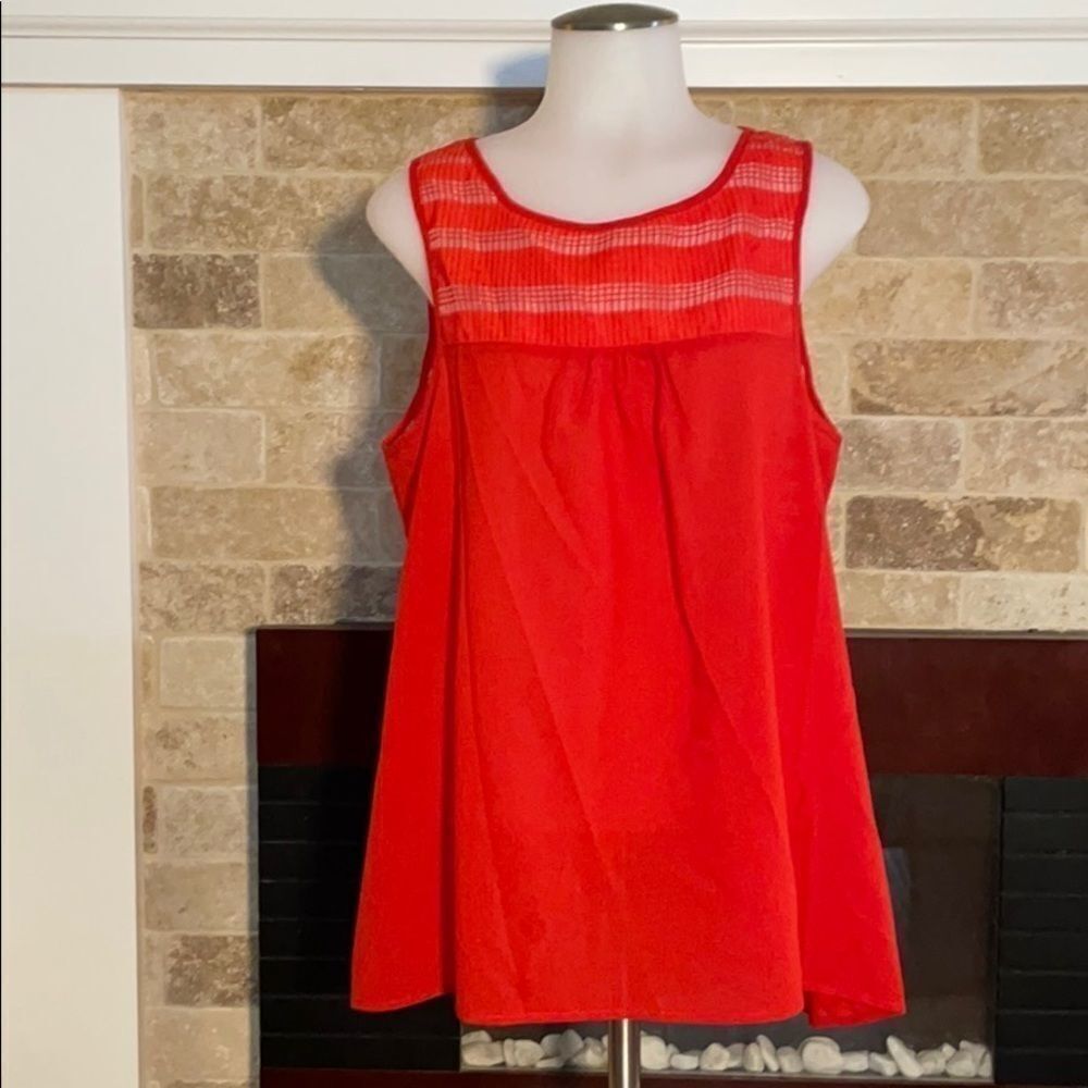 UMGEE red top 